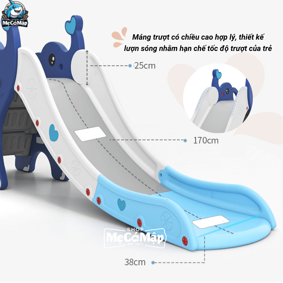 Máng trượt dài, không quá dốc, độ thoải phù hợp với các bé