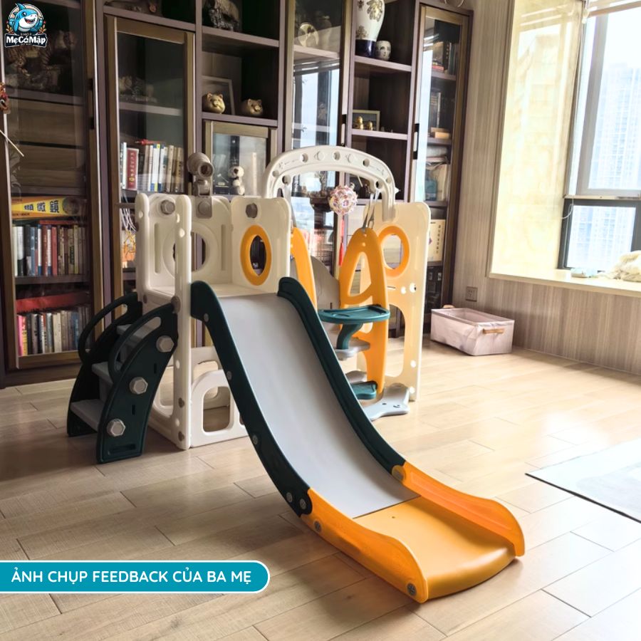 Cầu trượt xích đu Pakey lâu đài CS2