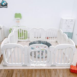 Với thiết kế cố định tháo rời, ba mẹ hoàn toàn có thể dễ dàng tháo lắp các tấm quây để thuận tiện hơn trong quá trình vệ sinh làm sạch