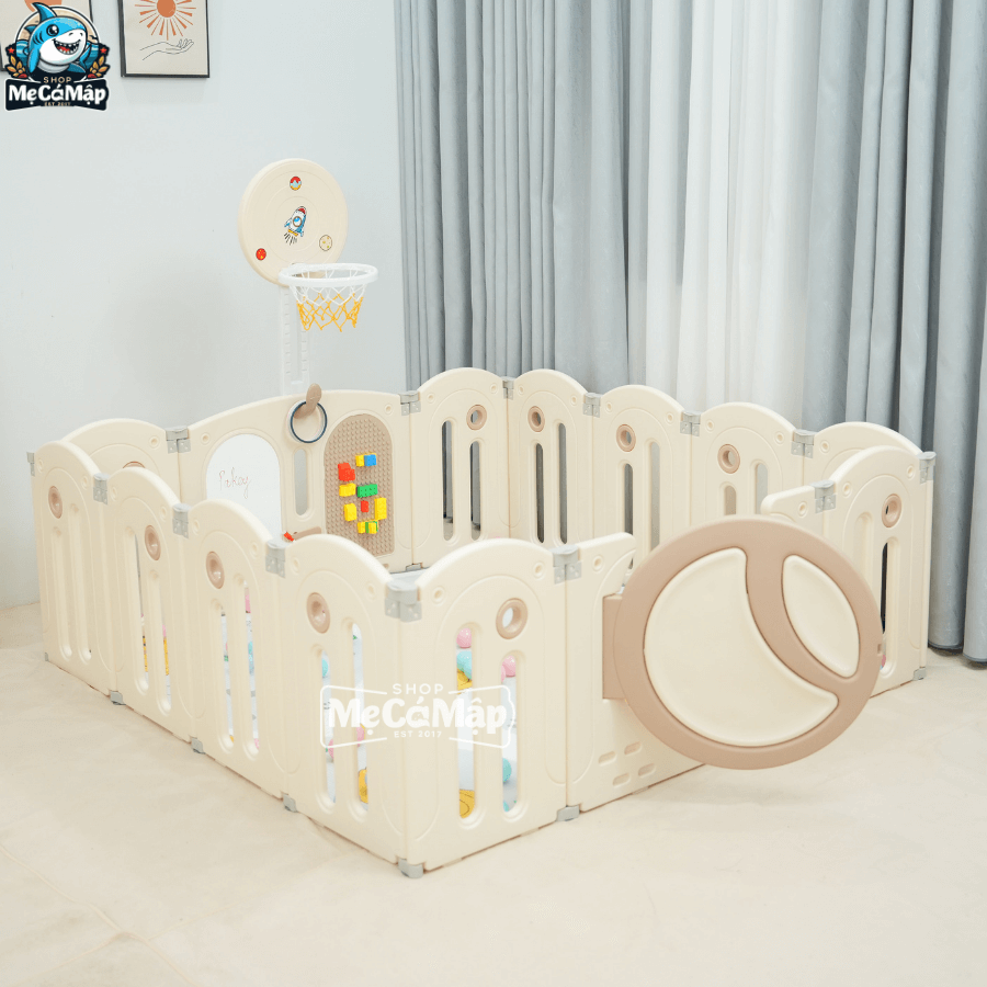 Quây cũi nhựa Moon House được tích hợp cùng cột bóng rổ, tấm ghép lego, bảng vẽ có túi đựng đồ