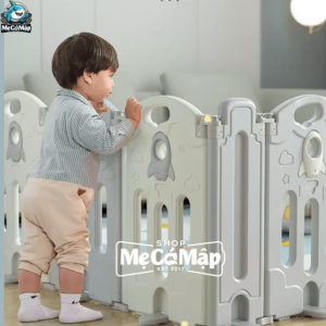 Quây vũ trụ gấp gọn Pakey được làm từ chất liệu nhựa nguyên sinh không mùi, không chứa BPA, đảm bảo an toàn với sức khỏe trẻ nhỏ