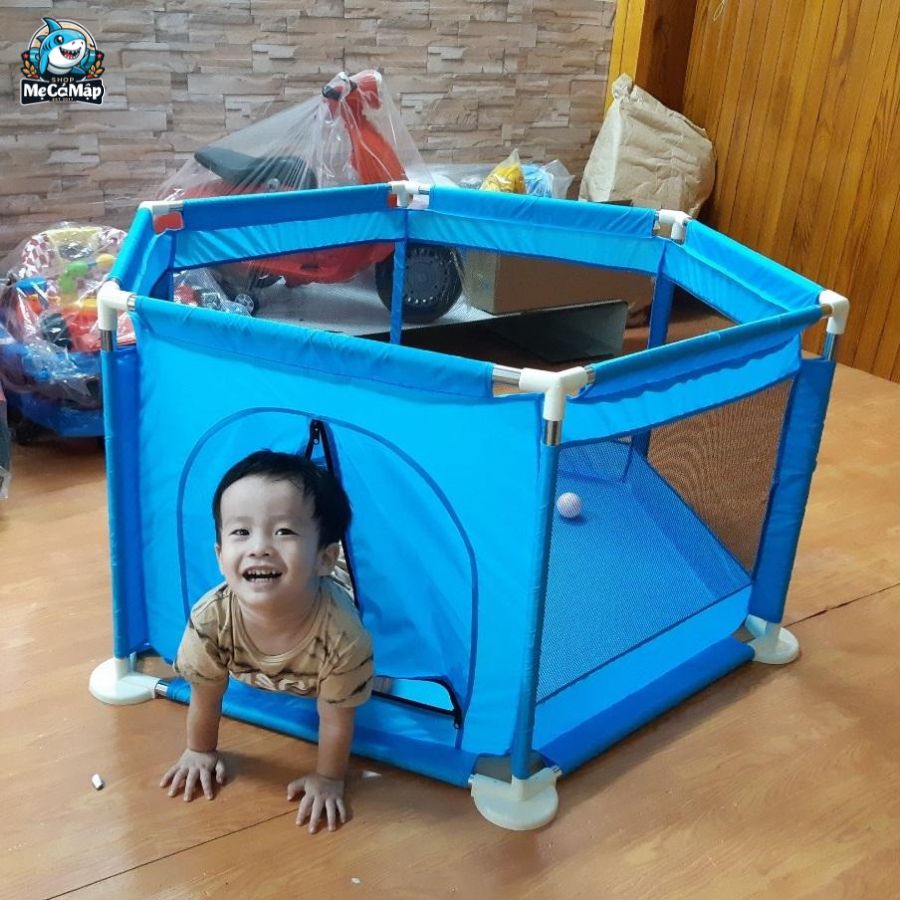 Bé chơi an toàn trong quây bóng, mẹ có thể tranh thủ làm việc nhà hoặc nghỉ ngơi