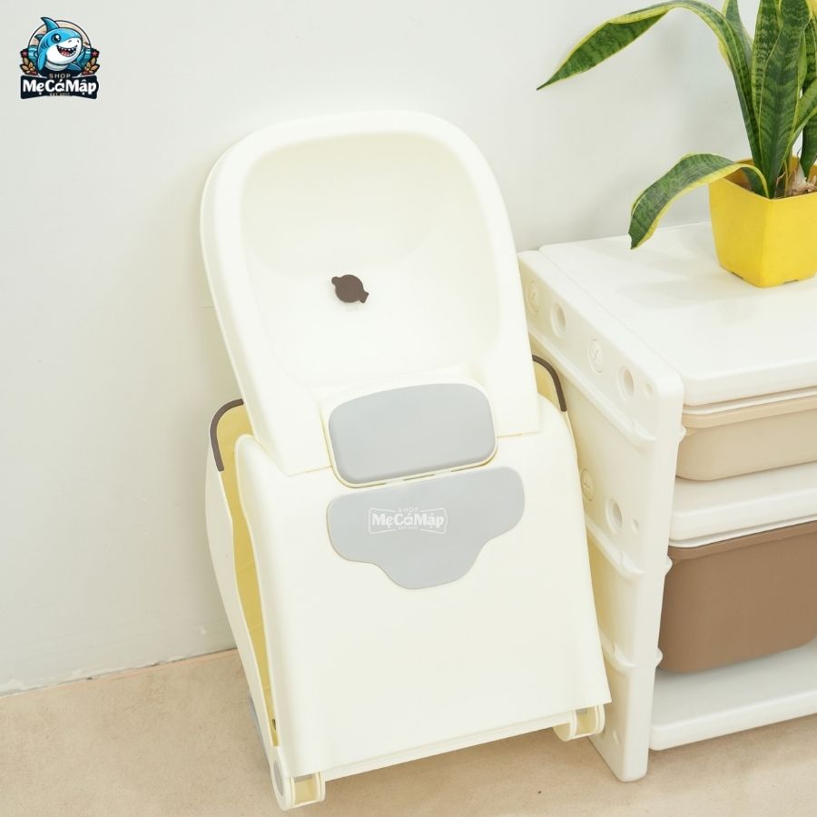 Đồ dùng nhà tắm cho bé