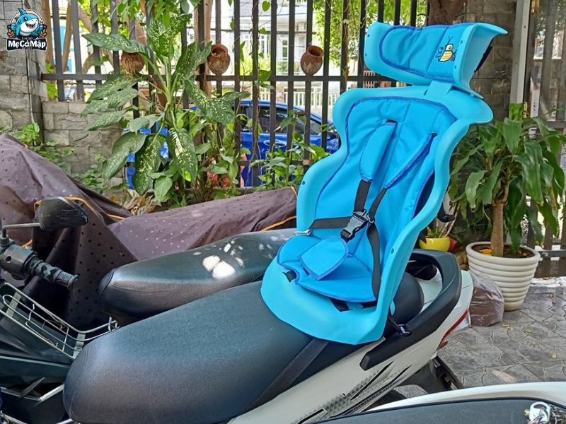2 cách lắp ghế ngồi xe máy cho bé và những lưu ý quan trọng 