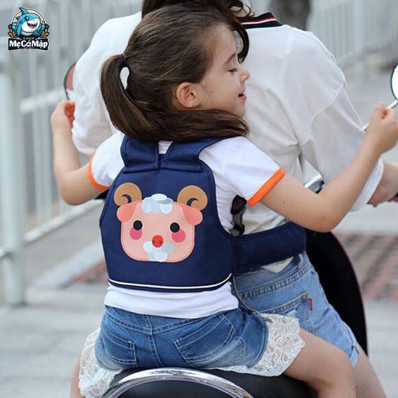 Có nên dùng đai đi xe máy cho bé không? Lợi ích và hướng dẫn sử dụng