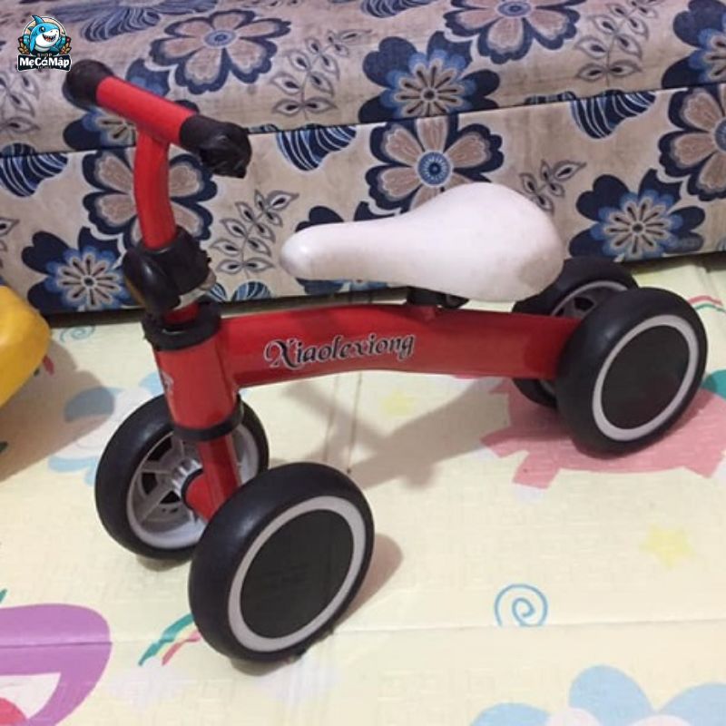 Mua xe chòi chân cũ cho bé, nên hay không?