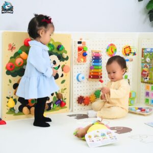 Combo bảng bận rộn và đồ chơi Montessori