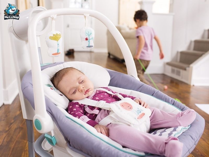 Trẻ sơ sinh nằm nôi điện được không? Cần lưu ý gì?