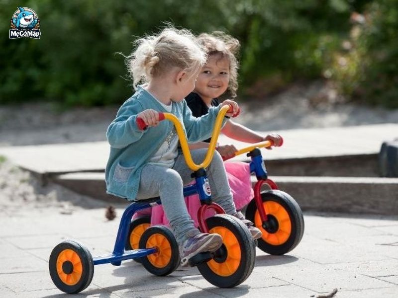 Khi nào nên mua xe 3 bánh cho bé? Lưu ý quan trọng cho ba mẹ