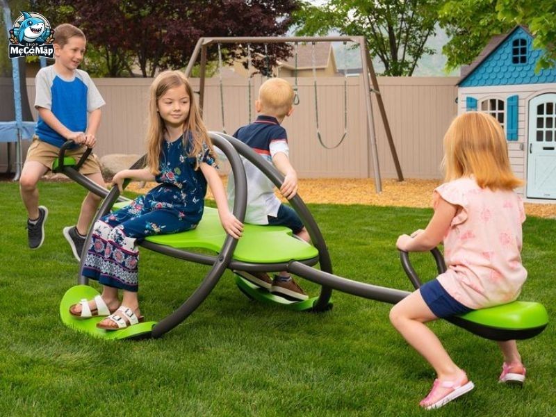 Chơi bập bênh mang lại lợi ích gì cho sự phát triển của trẻ?