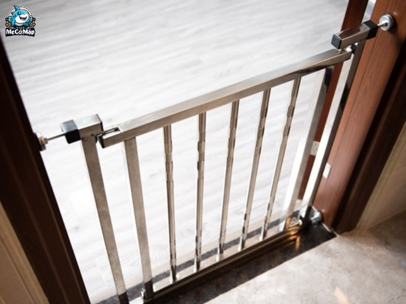 Thanh chắn cầu thang inox và những điều ba mẹ cần biết