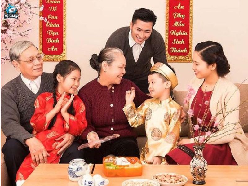 Dạy bé chúc Tết như thế nào cho lễ phép, đáng yêu?