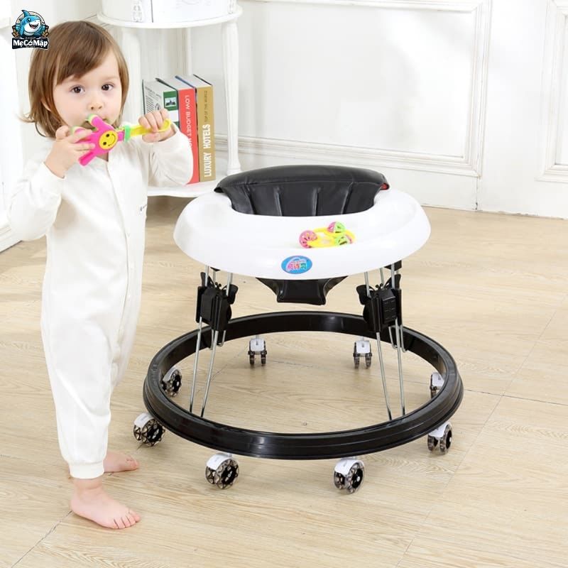 [Giải đáp từ chuyên gia] Có nên cho bé đi xe tròn không?