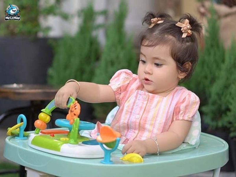 [Giải đáp từ chuyên gia] Có nên cho bé đi xe tròn không?