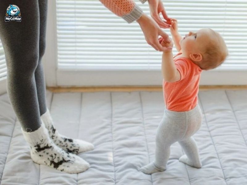 [Giải đáp từ chuyên gia] Có nên cho bé đi xe tròn không?