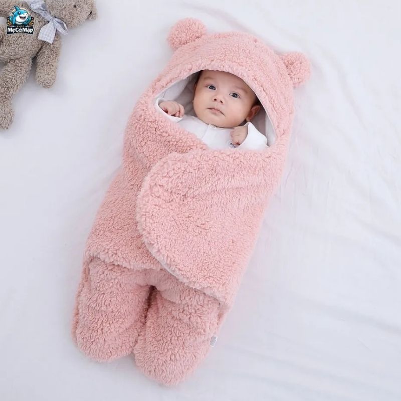 nên mua túi ngủ cho trẻ sơ sinh vì túi ngủ giúp giữ ấm ổn định